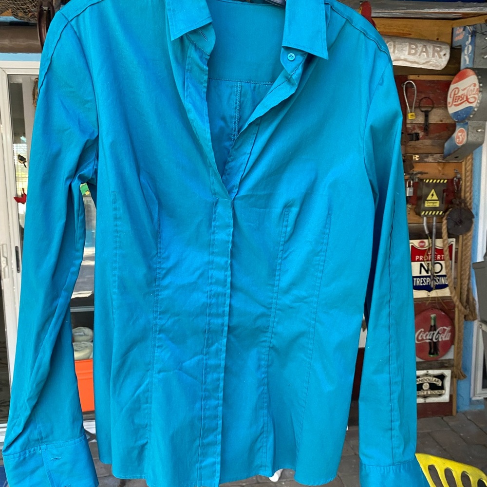 Boss hidden placket front with no buttons
